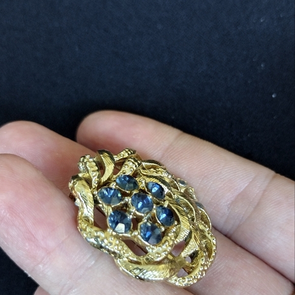 Gold and Blue Gemstone Brooch - Picture 3 of 8